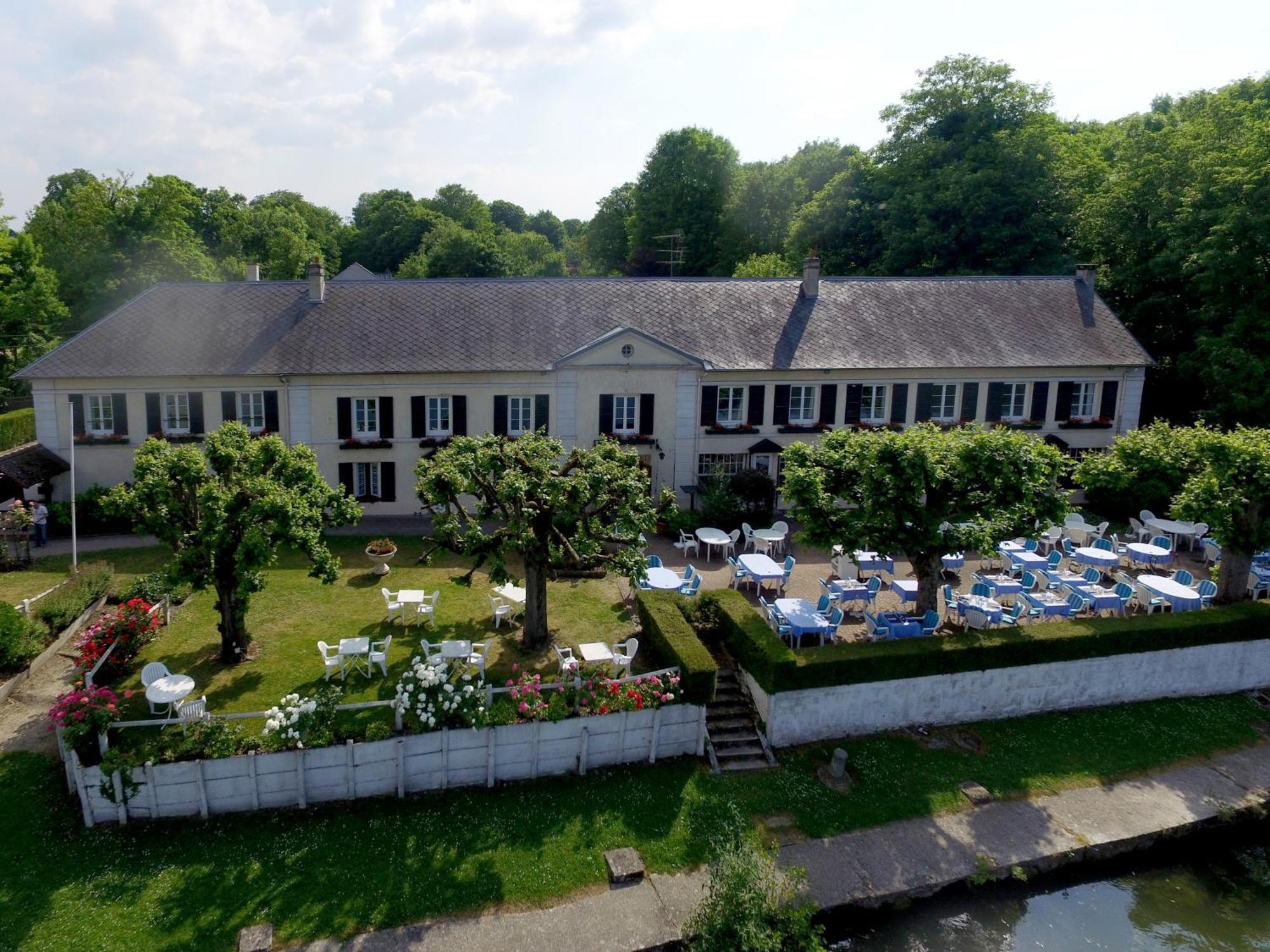 Hostellerie De Pavillon Saint-Hubert Гувьо Екстериор снимка